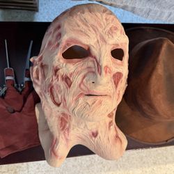 Freddy Krueger Full Mask Deluxe - A Nightmare on Elm Street