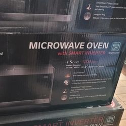 LG MICROWAVE BRAND NEW OPEN BOX 