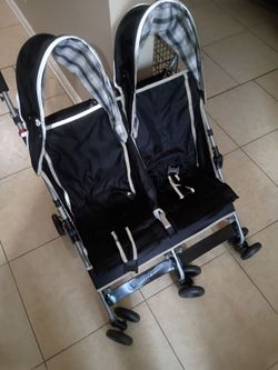 Twin stroller