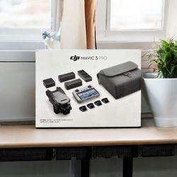 6542768 DJI Mavic 3 pro Fly more combo drone and built in screen control 