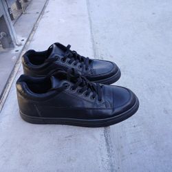 Blk Sneakers Size 45/11.5usa Like New