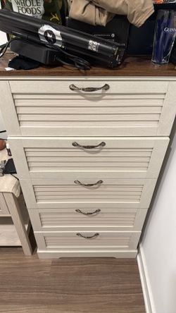 Dresser
