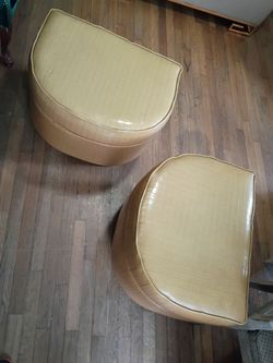 Set of ottoman