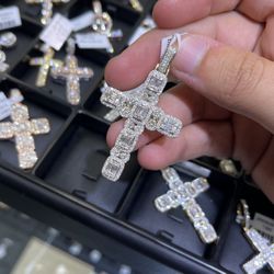 14kt Diamond Cross Baguette Charm 