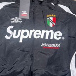 Supreme Sweater Size XL