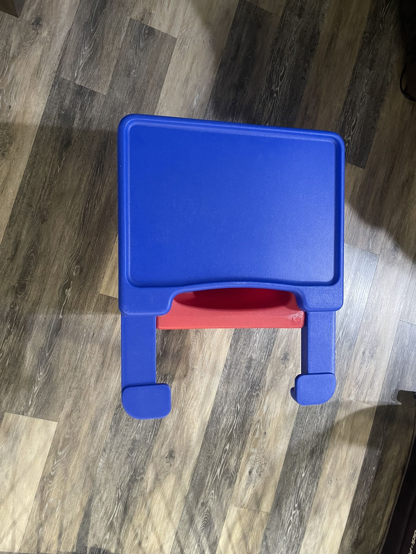 Cube Chair With Tray