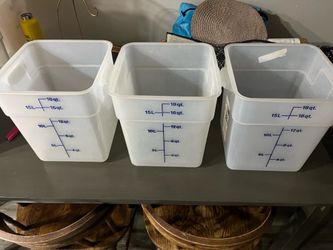 Food containers 18qt or 15Liters