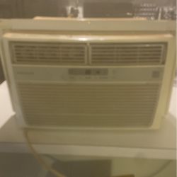 Window Mount Air Conditioner