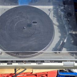 Technics SL-B3 Turntable Record Player