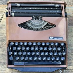 Vintage Smith-Corona Super-G Typewriter – Working (Untested w/ Paper)