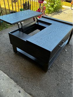 Center table with lift up