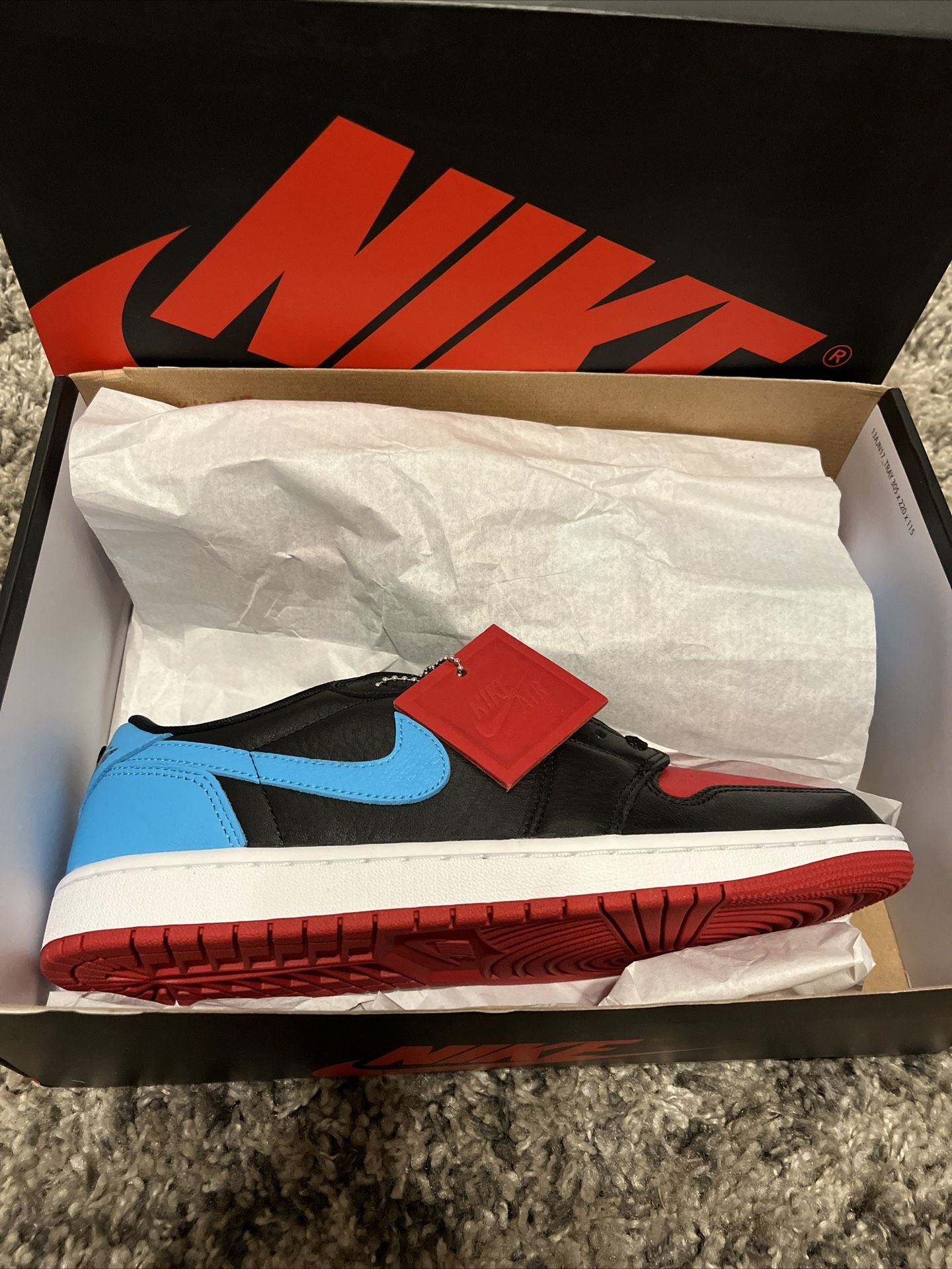 Air Jordan 1 Low Nc To Chi Size 10w (NEW) (AUTHENTIC) (BOX) 