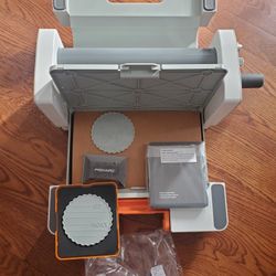 FISKARS DIE CUT LETTERPRESS FUSE CREATIVITY SYSTEM