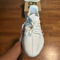 Adidas Yeezy Boost 350 V2 Size 9
