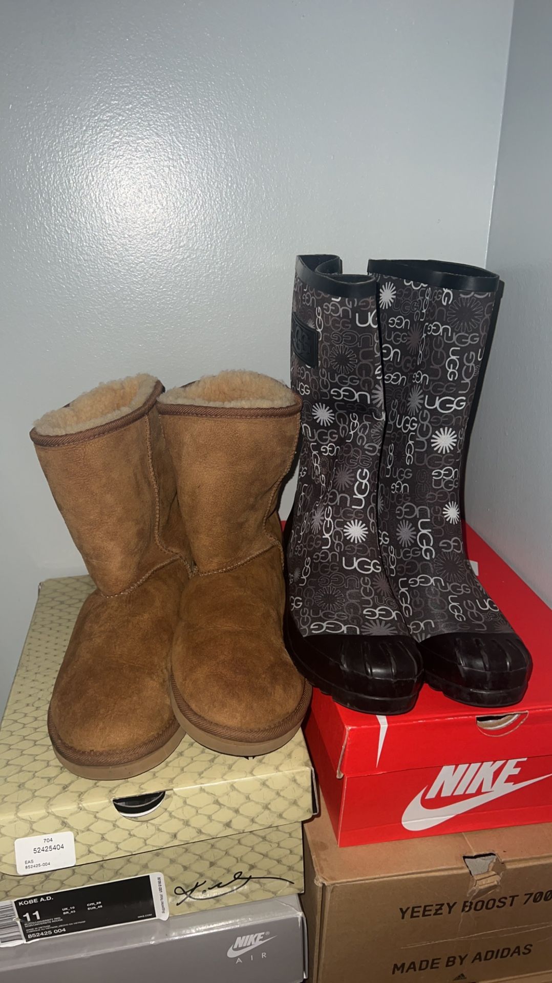 Womens Ugg Boots (READ DESCRIPTION)