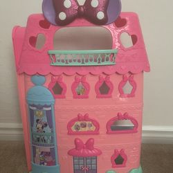Like New Minnie Mouse Hotel With Accessories