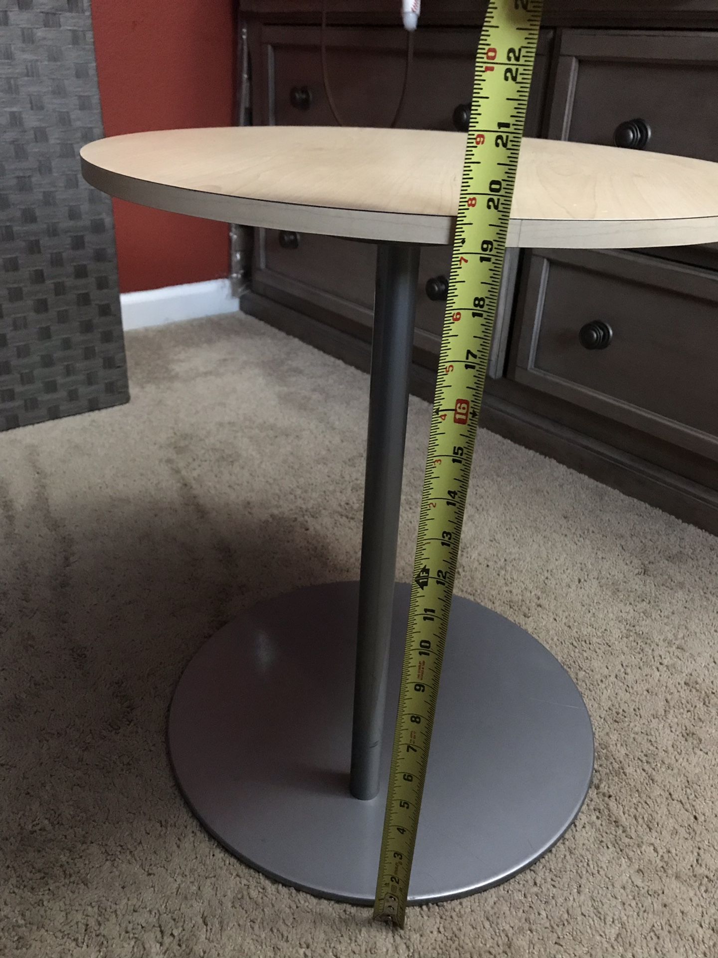 Round white wooden pedestal table