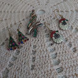 Vtg Christmas Tree Pin Or Scarf Holder W Rhinestones 