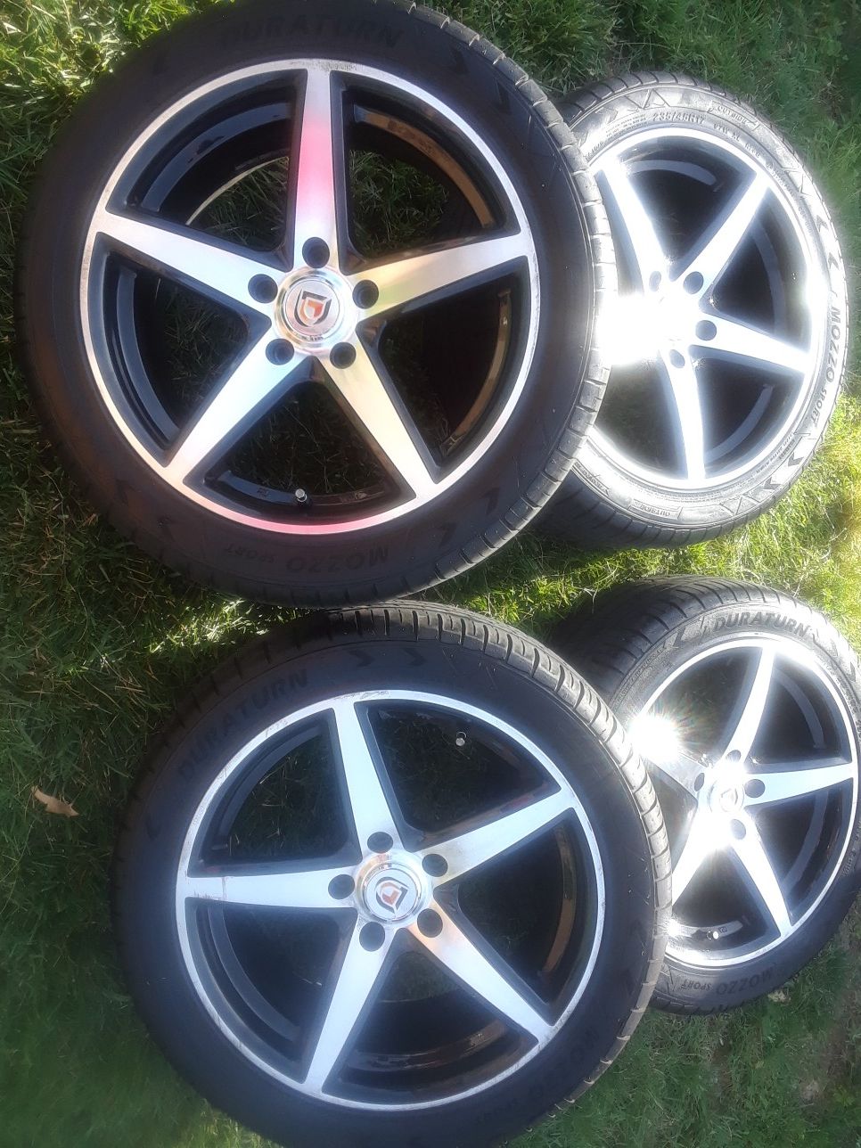 Vendo rines lekedan a Honda acord a nissan altima acura tl toyota camry 5x114.3 están buenas condiciones