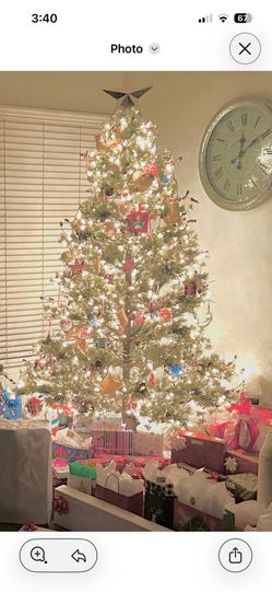 Pre-Lit Christmas Tree