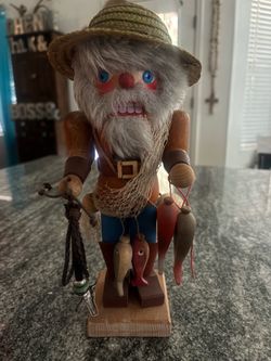 Holzkonist Christian Ulbricht Nut Cracker