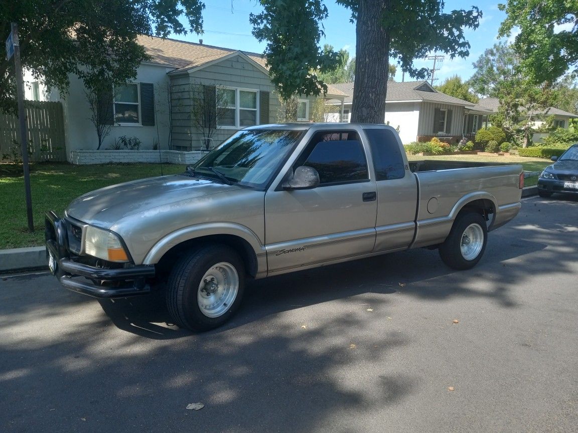 S 10 CHEVY GMC  EXTRA CAB