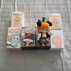 LABUBUS AND DIMOO WORLDxDISNEY