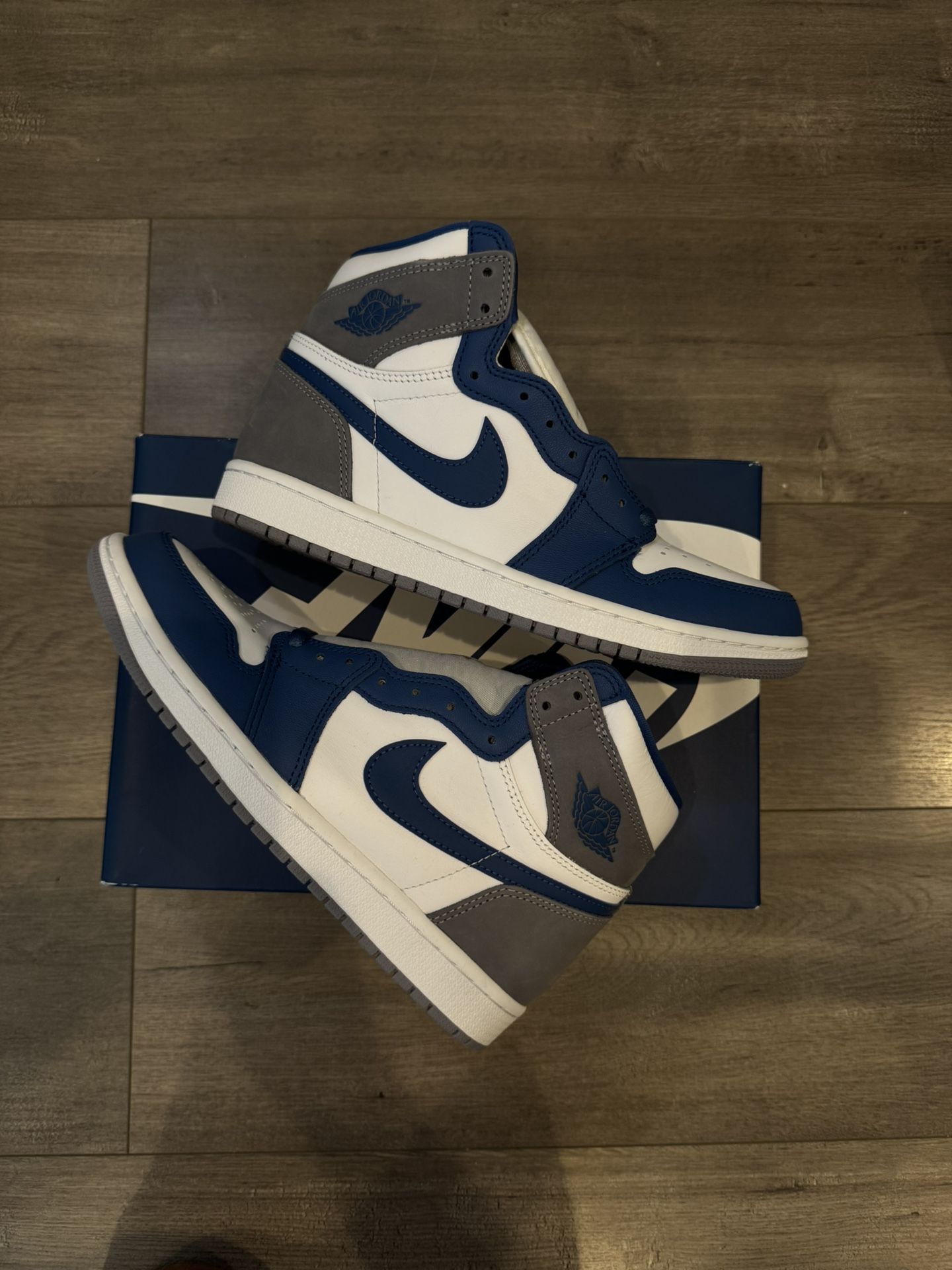 Nike Air Jordan 1 High Size 8 Men New