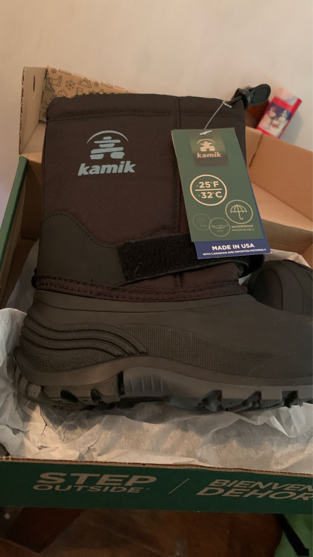 Brand new snow boots size 13 kids /toddler