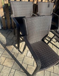 4 Wicker chairs