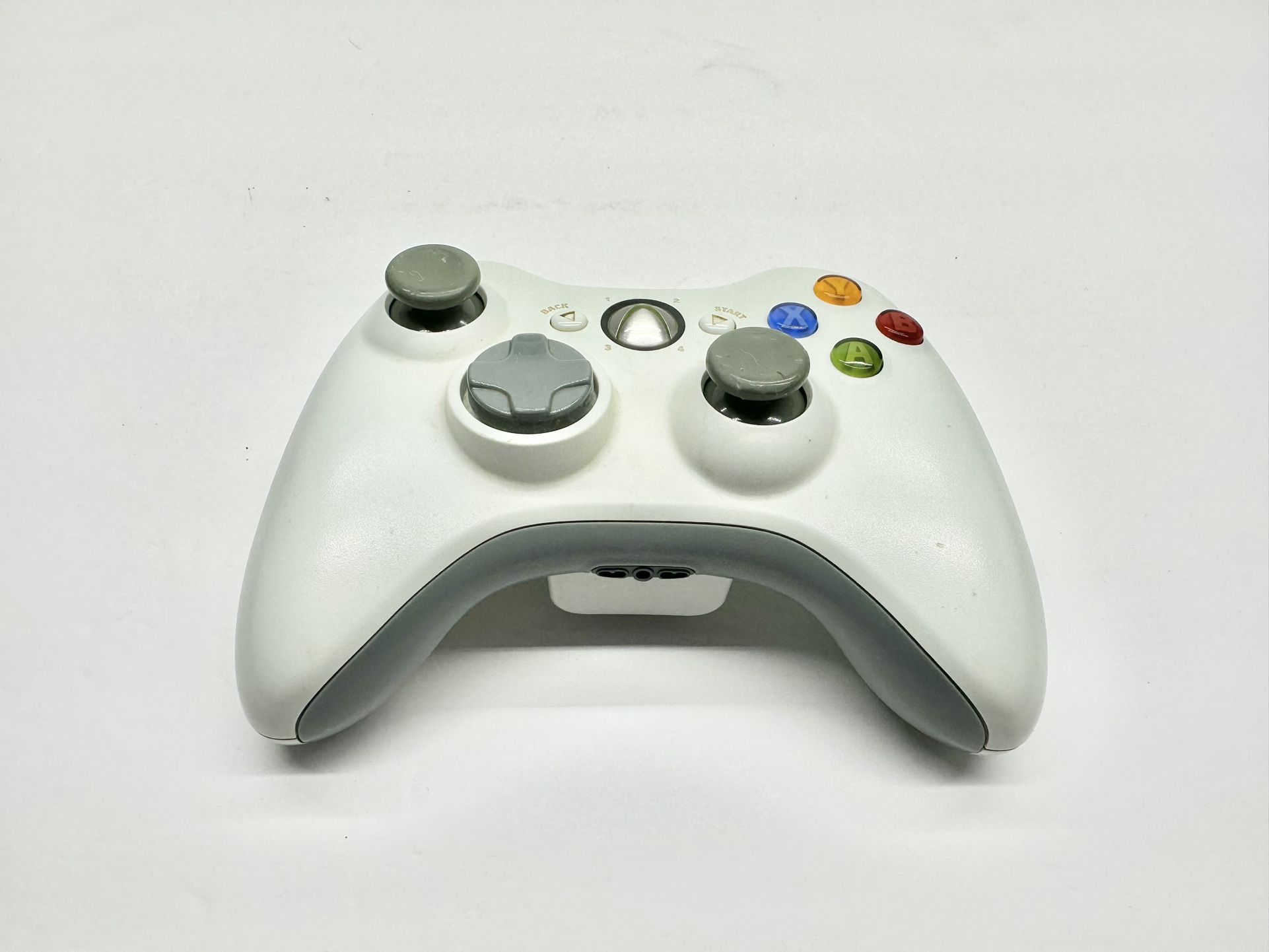 Microsoft Xbox 360 White Wireless Controller w/ Rechargeable Battery Pack OEM **TESTED