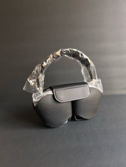 Deal of the day- Black AirPods Max