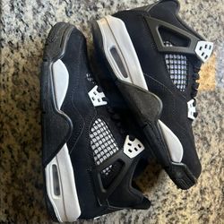 New Jordan 4 White Lightning Size 4.5y