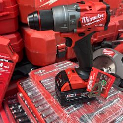 Milwaukee M18 Fuel Hammer Drill With Battery 