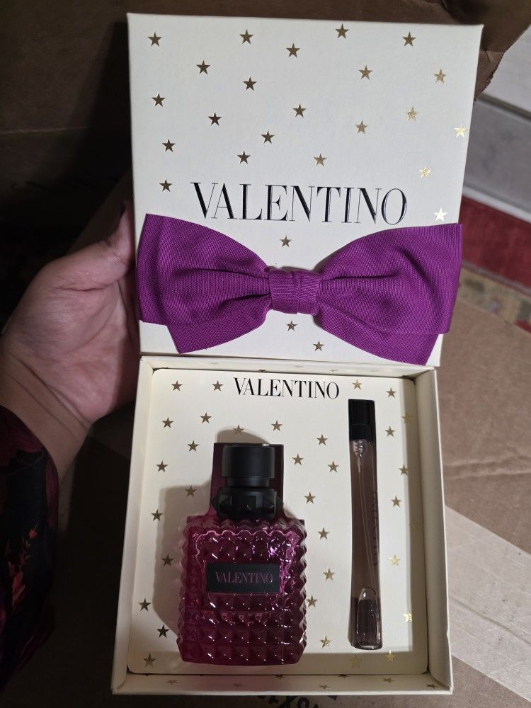 Valentino
Born in Roma Donna Extradose Parfum Gift Set