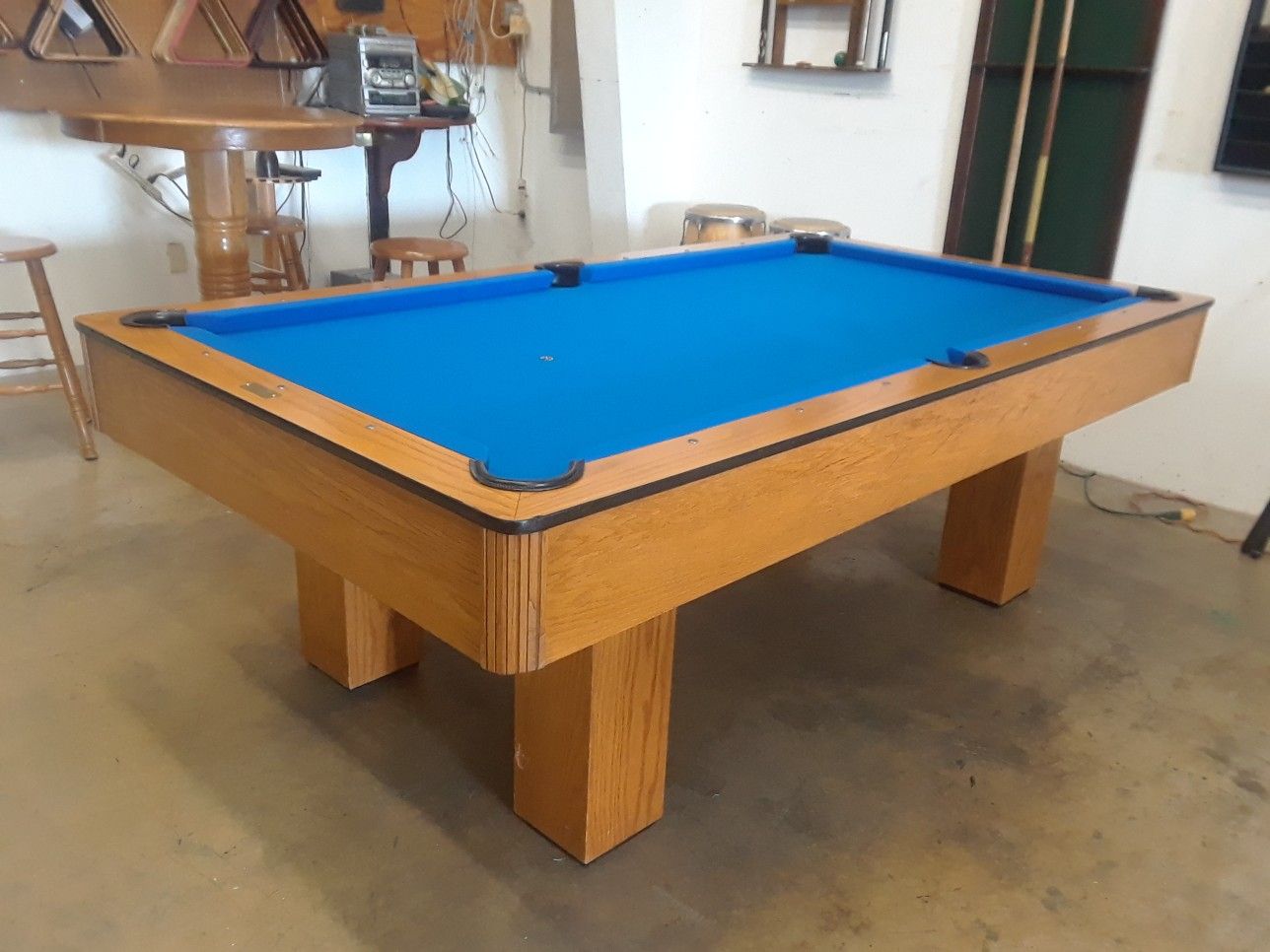 === 7 Ft. Boessling pool table ===