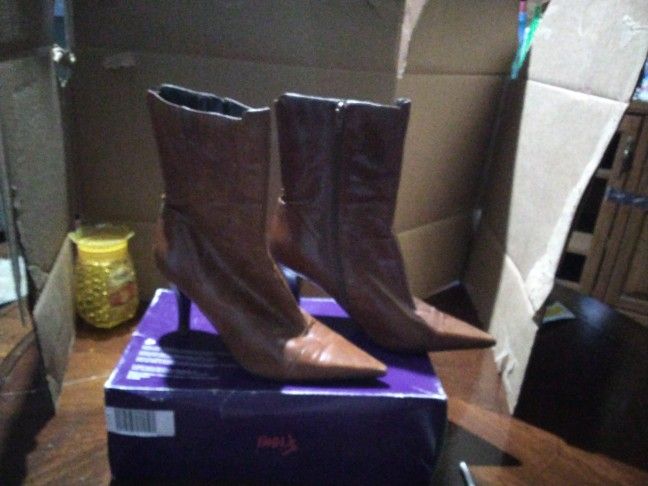 Ladies High Heel Leather Ankle Boots