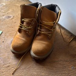 Boys Timberland Boots Size 4