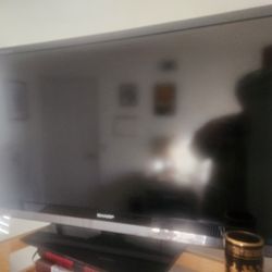 Sharp LCD TV 42 INCH