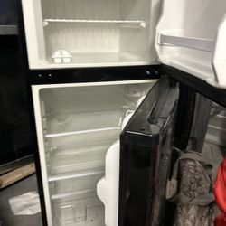 Minnie Middle Size Fridge And Freezer