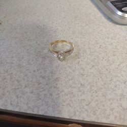 10k Gold Diamond Ring Size 8.                2.8 Grams 