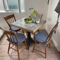 Vintage Table + 4 Chairs