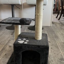 Medium cat tree