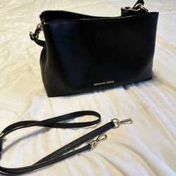 MICHAEL KORS PORTIA BLACK SAFFIANO LEATHER,GOLD CHAIN,CROSSBODY,SHOULDER BAG