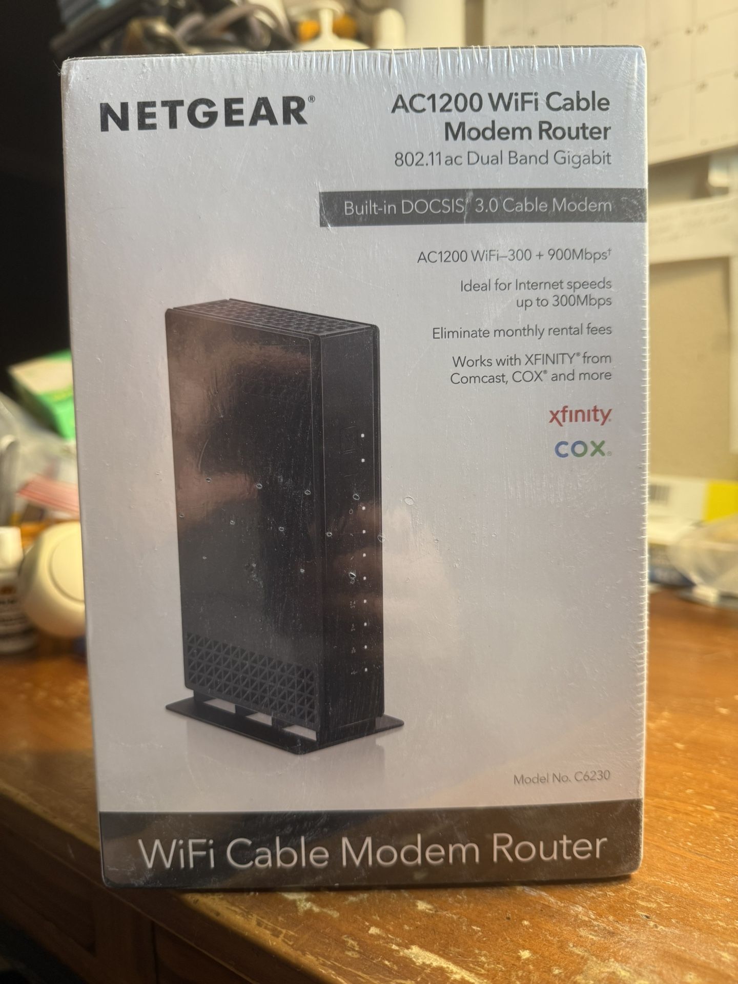 NetGear AC1200 WiFi Cable modem router 802.11ac Dual band gigabit