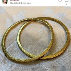 Hammered brass bangles marked KR India # 0913 very good preowned bracelets.   #brass #bracelets #bangles