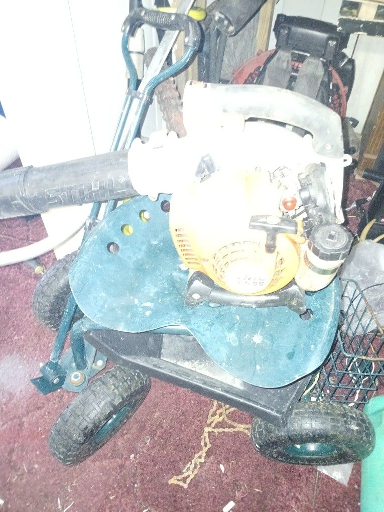 Still leaf blower