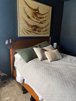 Solid wood Mid century modern bed frame (queen)