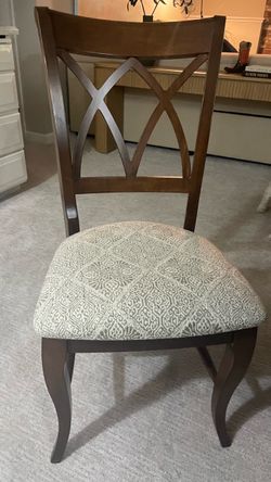 4 very nice dining chairs. Excellent condition