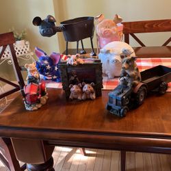 2 Outdoor Metal Pig Flower Holders, 1 Usa Piggy Bank , 1 Picture Holder, 2 Farm Scene